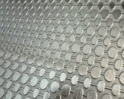 Tiefgeätze Edelstahloberfläche