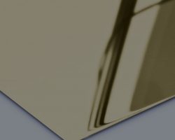 PVD-beschichteter Edelstahl in Schwarz mit reflektierender Oberfläche