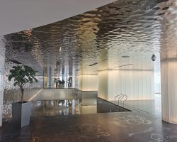 EDEN-Aquasteel als Deckenelemente für architektonische Highlights im Spa-Bereich