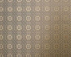 Messingoberfläche mit feinem Muster in floral geometrischer Optik