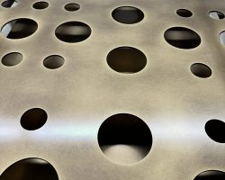 Perforierte brünierte Messingplatte für dekorative Verkleidungen